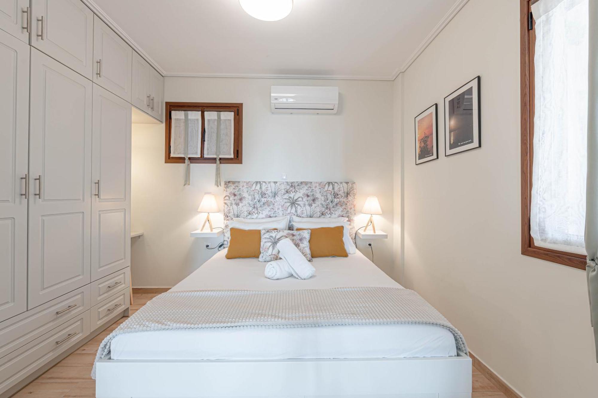 Paralio Astros Beachfront Suite Xiropigado Exterior foto