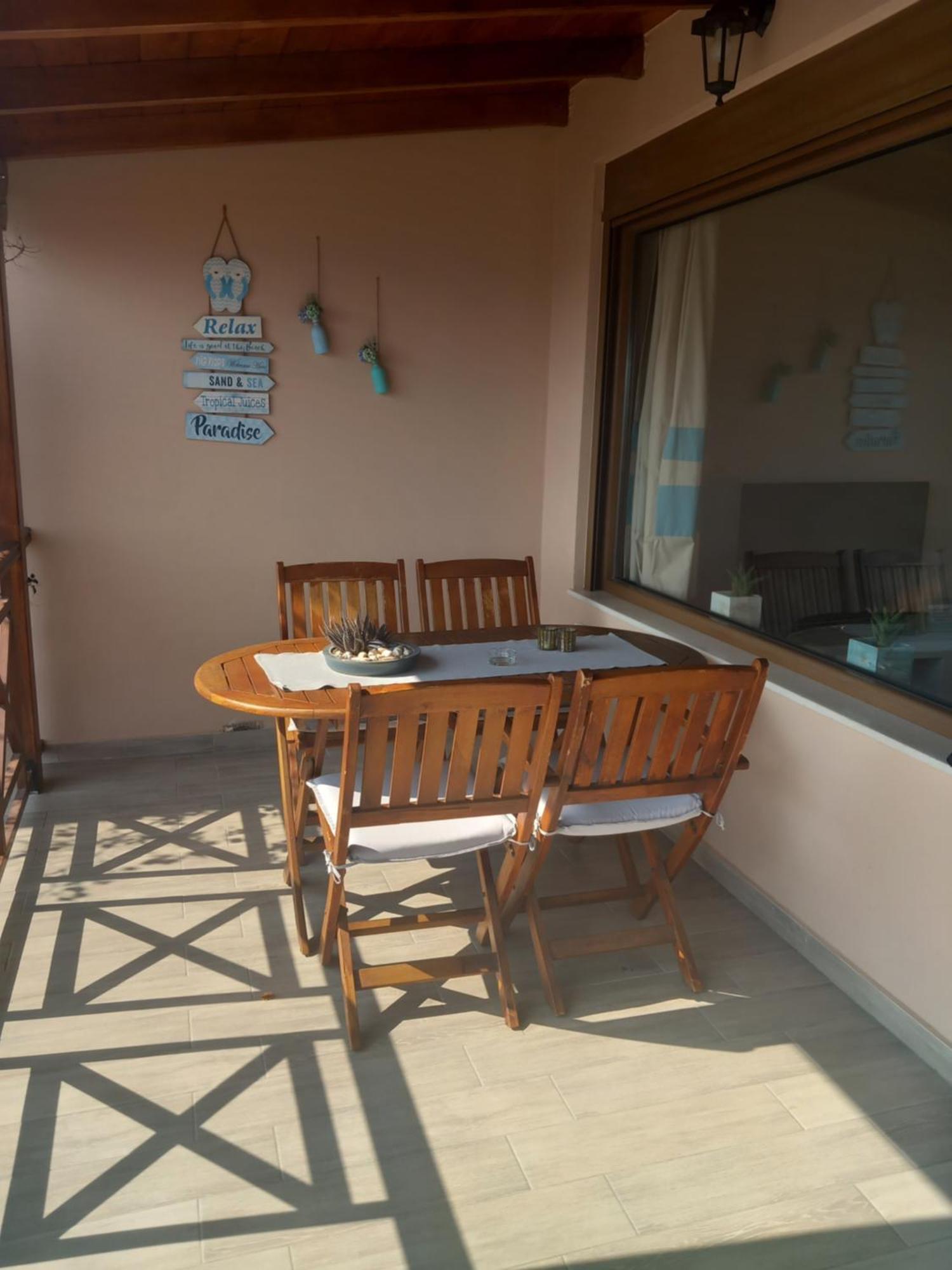 Paralio Astros Beachfront Suite Xiropigado Quarto foto
