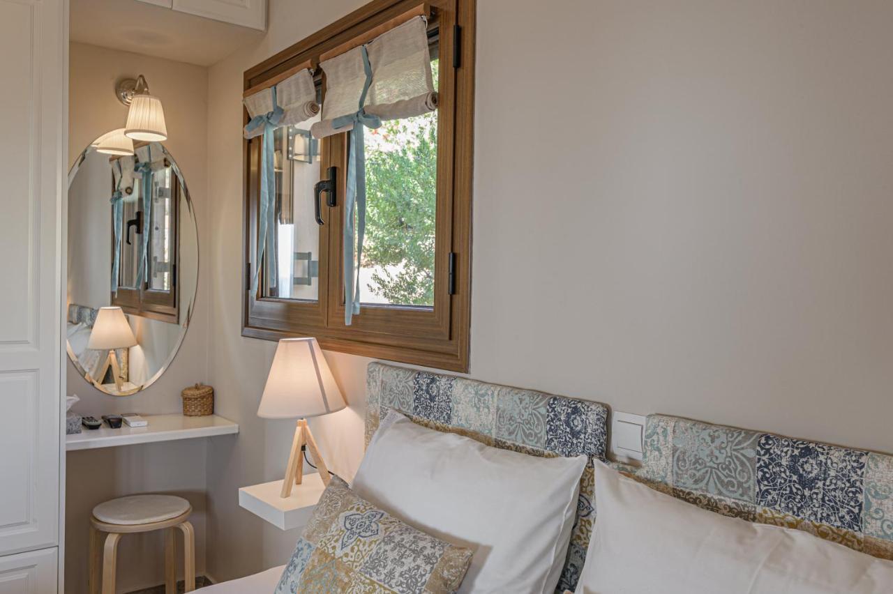 Paralio Astros Beachfront Suite Xiropigado Exterior foto