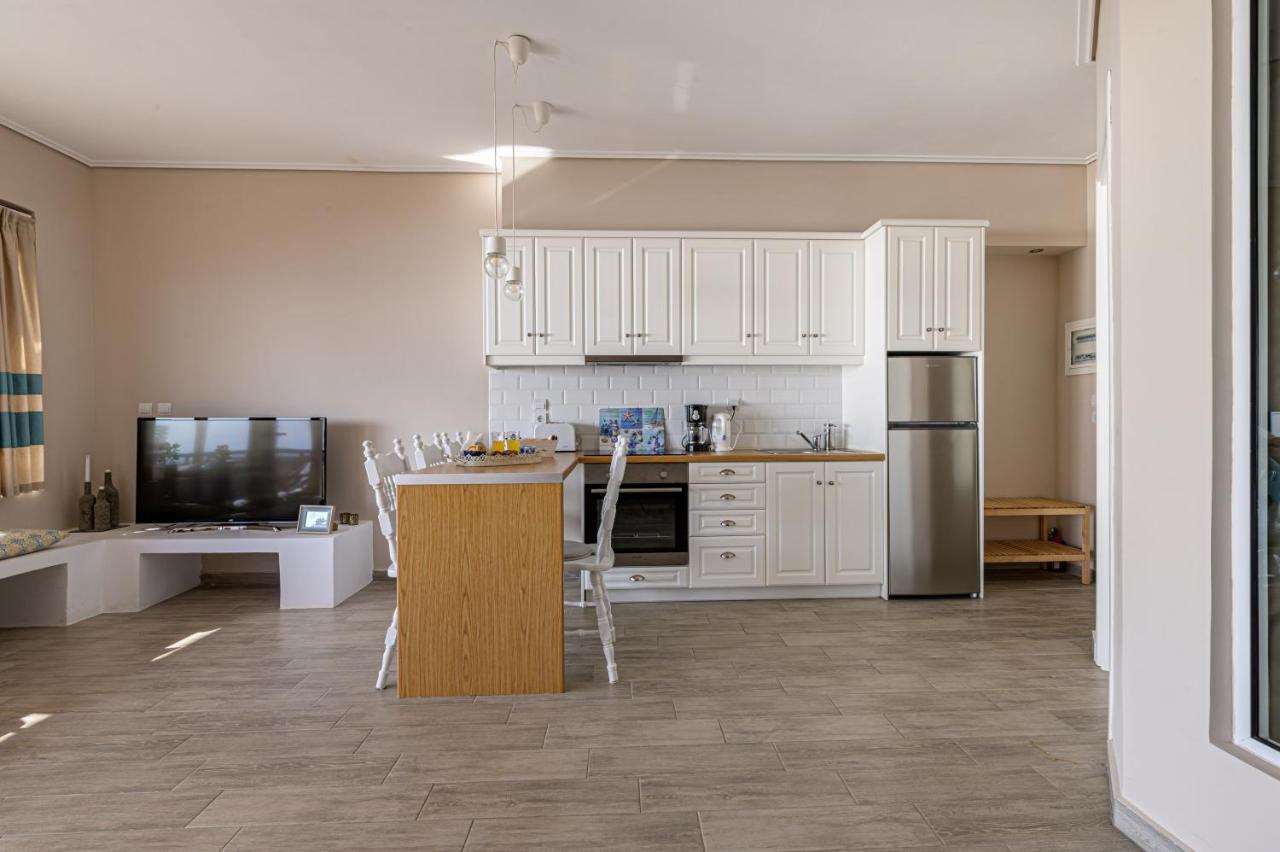 Paralio Astros Beachfront Suite Xiropigado Exterior foto
